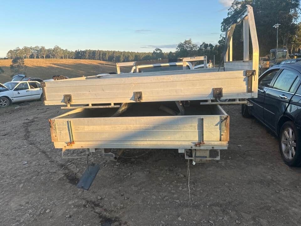 2003 Nissan Navara D22 LH Passengers Wiper Arm #B247