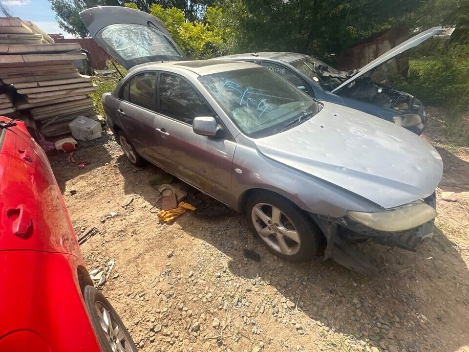 2003 Mazda 6 RH Drivers Front Door Trim #B164