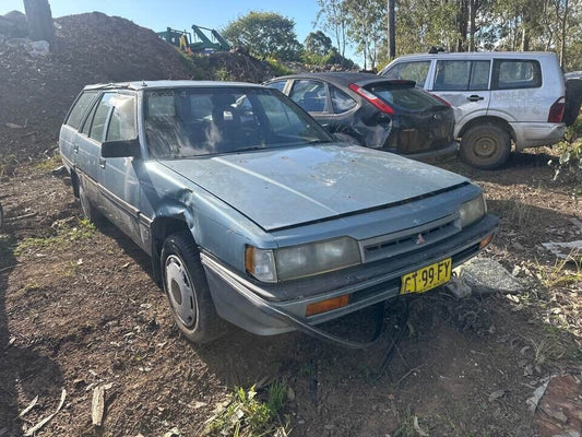 1987 Mitsubishi Magna LH Rear Door Lower Door Hinge #B344